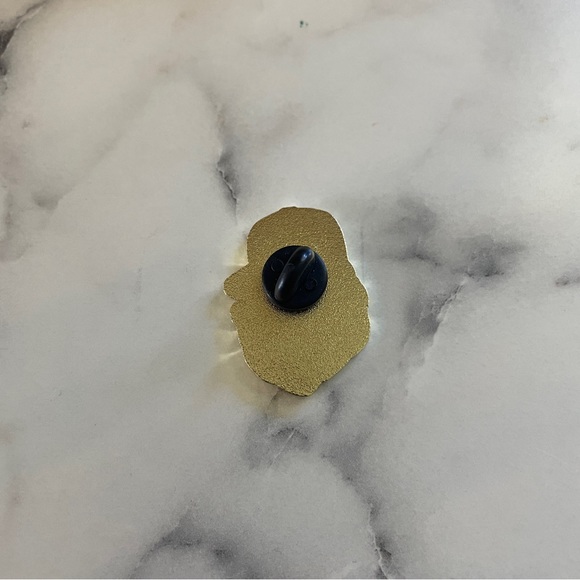 Lids Santa pin Nwot - Picture 3 of 3